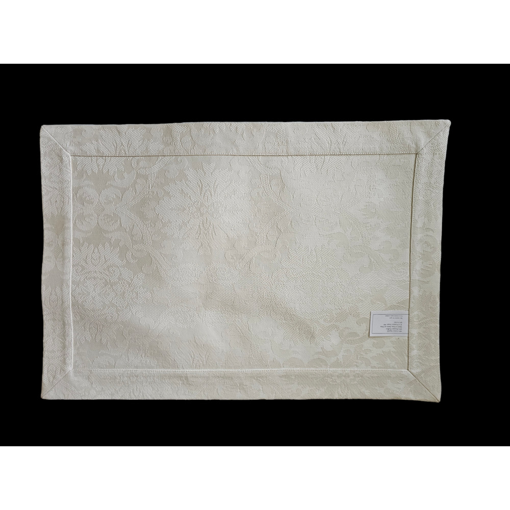 Set 0f Six Vintage Cream Lace Look Design Place Mats See Description